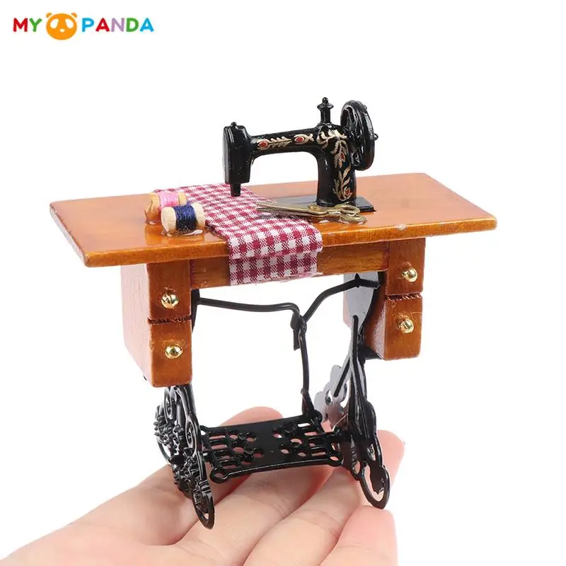 Dollhouse Decor Miniature Furniture Wooden Sewing Machine for Dolls House Toys