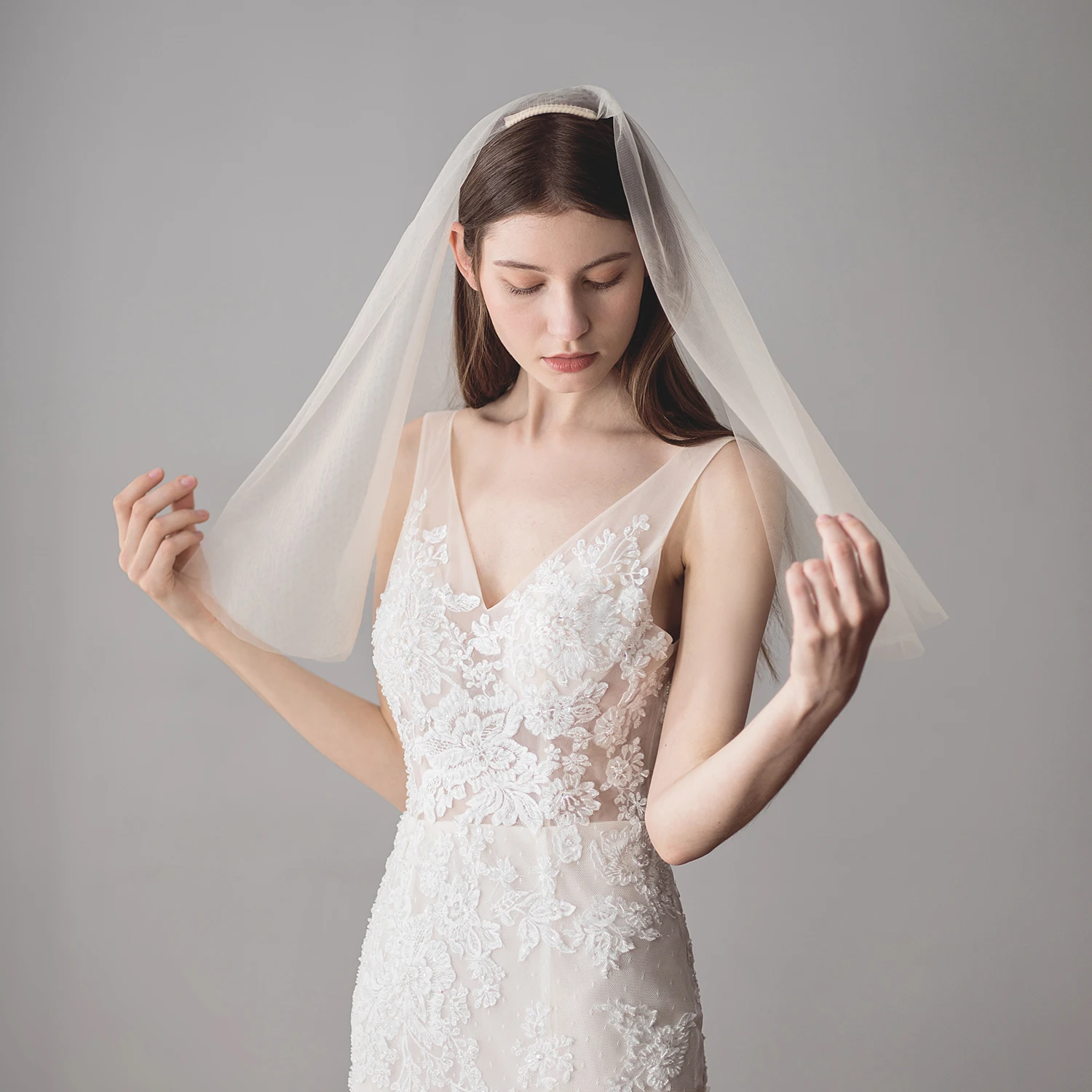 

V620 Classical Shoulder Marriage Bridal Veil Plain Soft Tulle Cut Edge Lawn Garden Wedding White Ivory Blusher Short Bride Veil