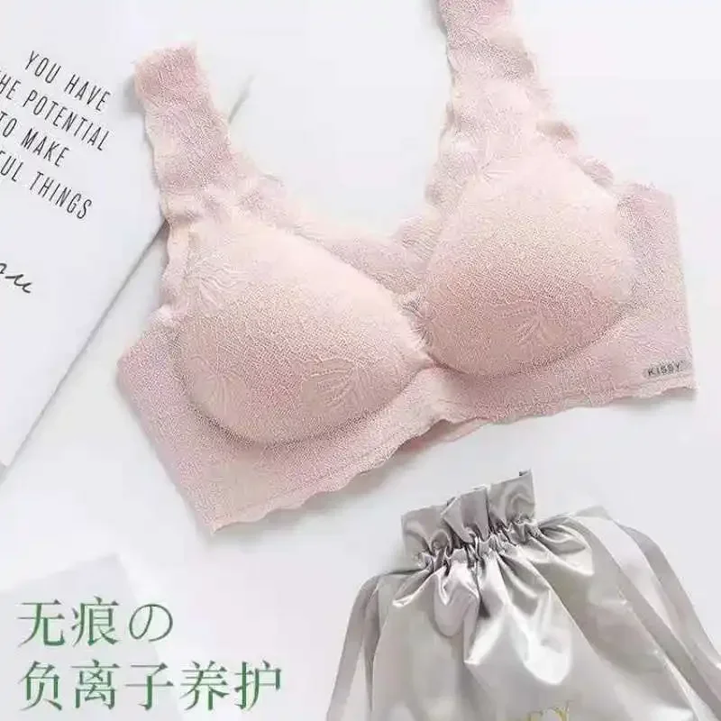 Lace platinum kiss latex underwear one-piece seamless zero binding gathered bra set
