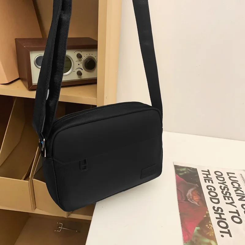 

New leather men's bag with double zipper, camera bag, shoulder and crossbody bag, stylish and simplePUSmall square sports and le