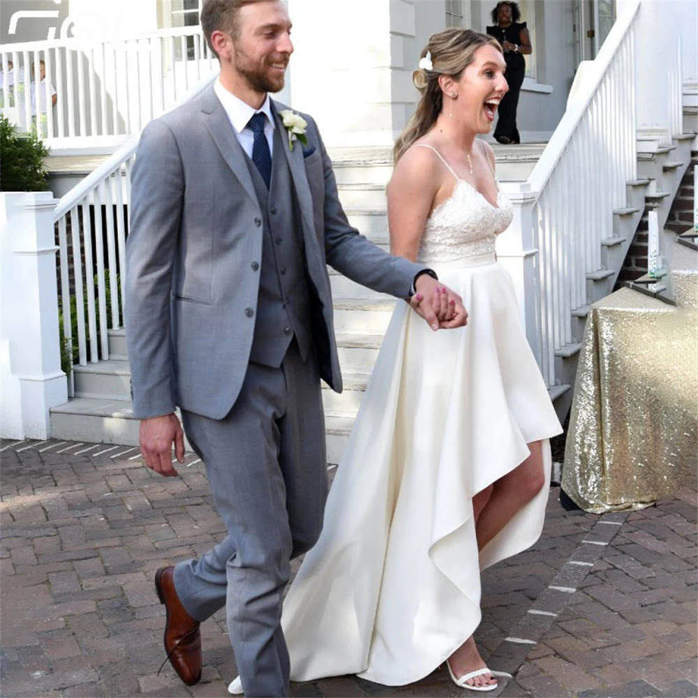 Robe de Mariée Simple en Satin, Col en V, Bretelles Spaghetti, Haut-Bas, Appliques Sexy, Dos aux, Balle, Quelle que soit la Traîne de Balayage