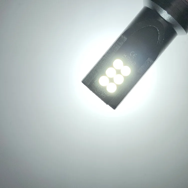 Fourniture spéciale transfrontalière de phares LED de voiture antibrouillard H4 H7 P15D H6 12 lumières phares de moto LED haute luminosité