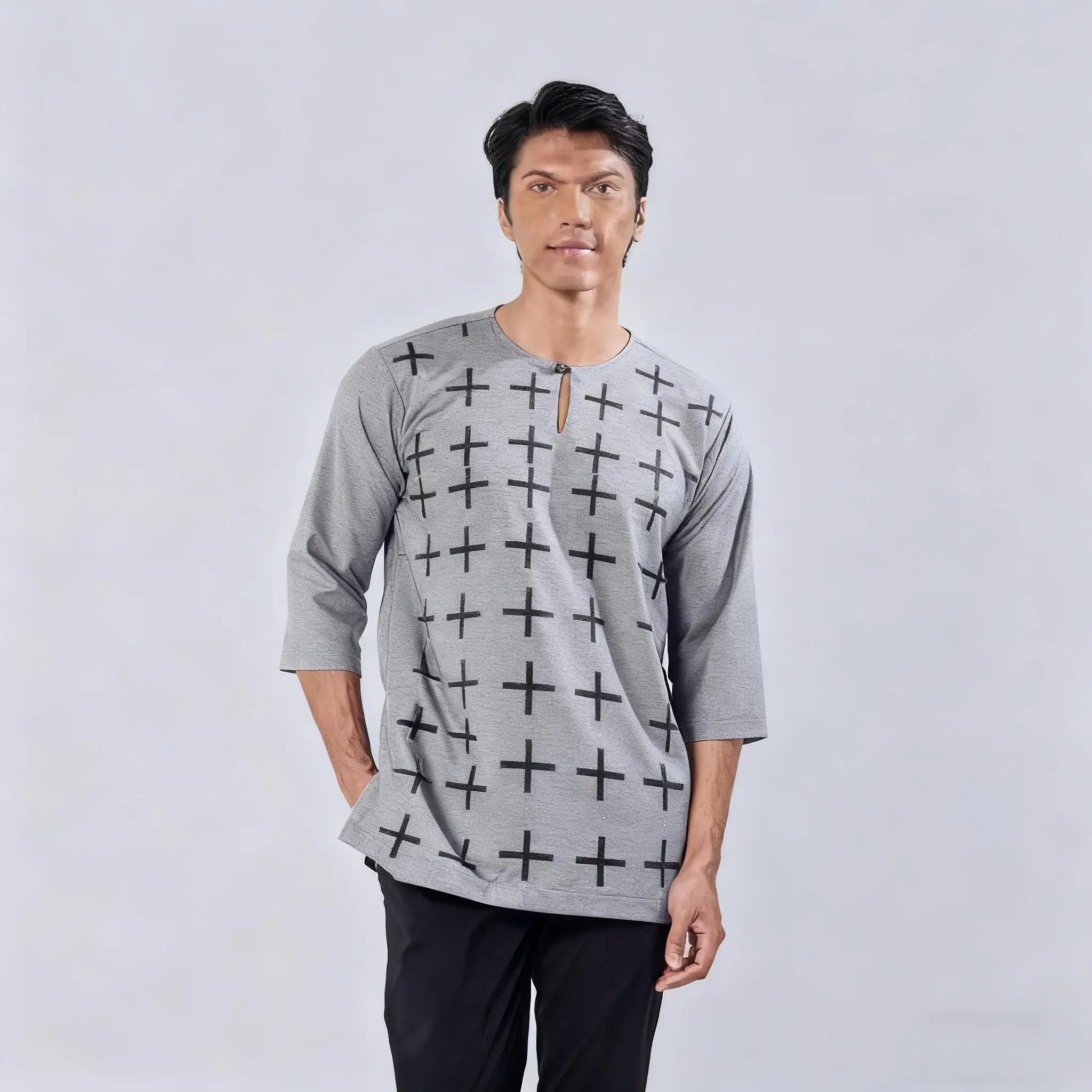 Hommes Abaya Thobe arabe Style National Henley à bandes robe unie T-Shirts musulman Thobe à manches courtes moyen-orient Ropa Arabe De