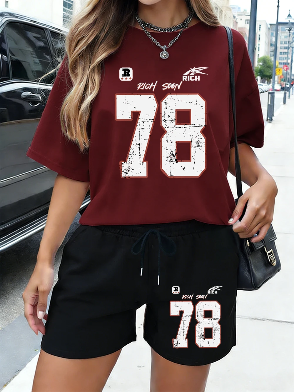 

Женский летний комплект из двух предметов: футболка с принтом Rich Soon Number 78 и шорты с высокой талией, базовая одежда оверсайз