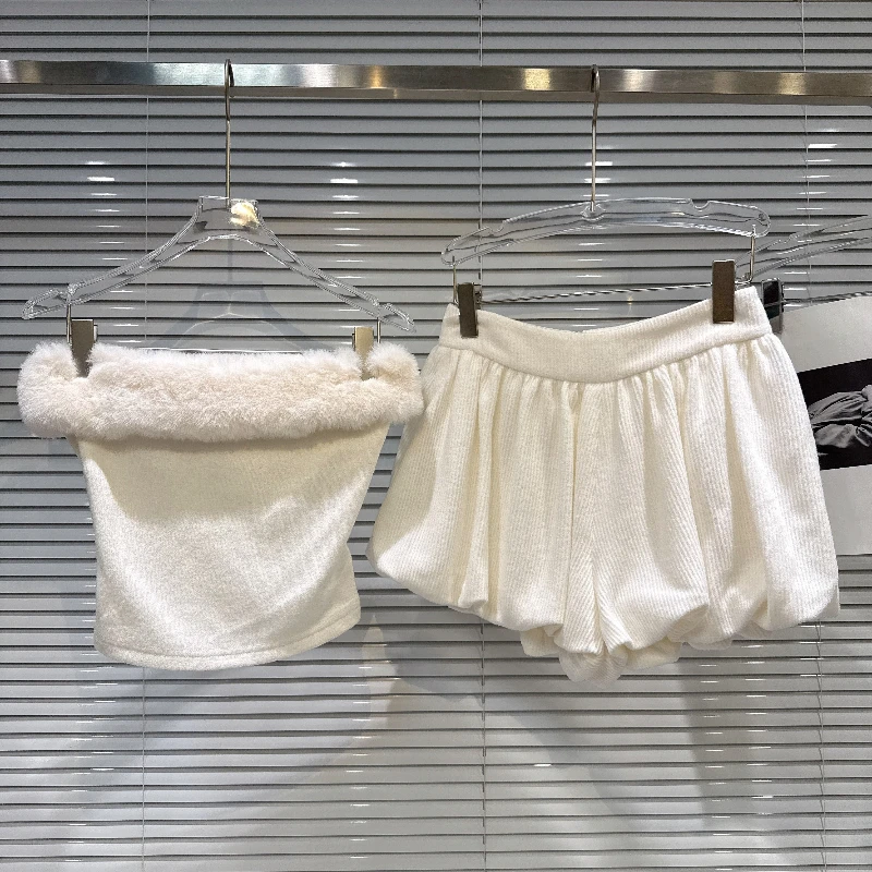 

Сладкий и пряный меховой вязаный жилет без бретелек с бахромой + полосатый комплект с короткой юбкой в виде цветочного бутона, новый зимний милый комплект из двух предметов