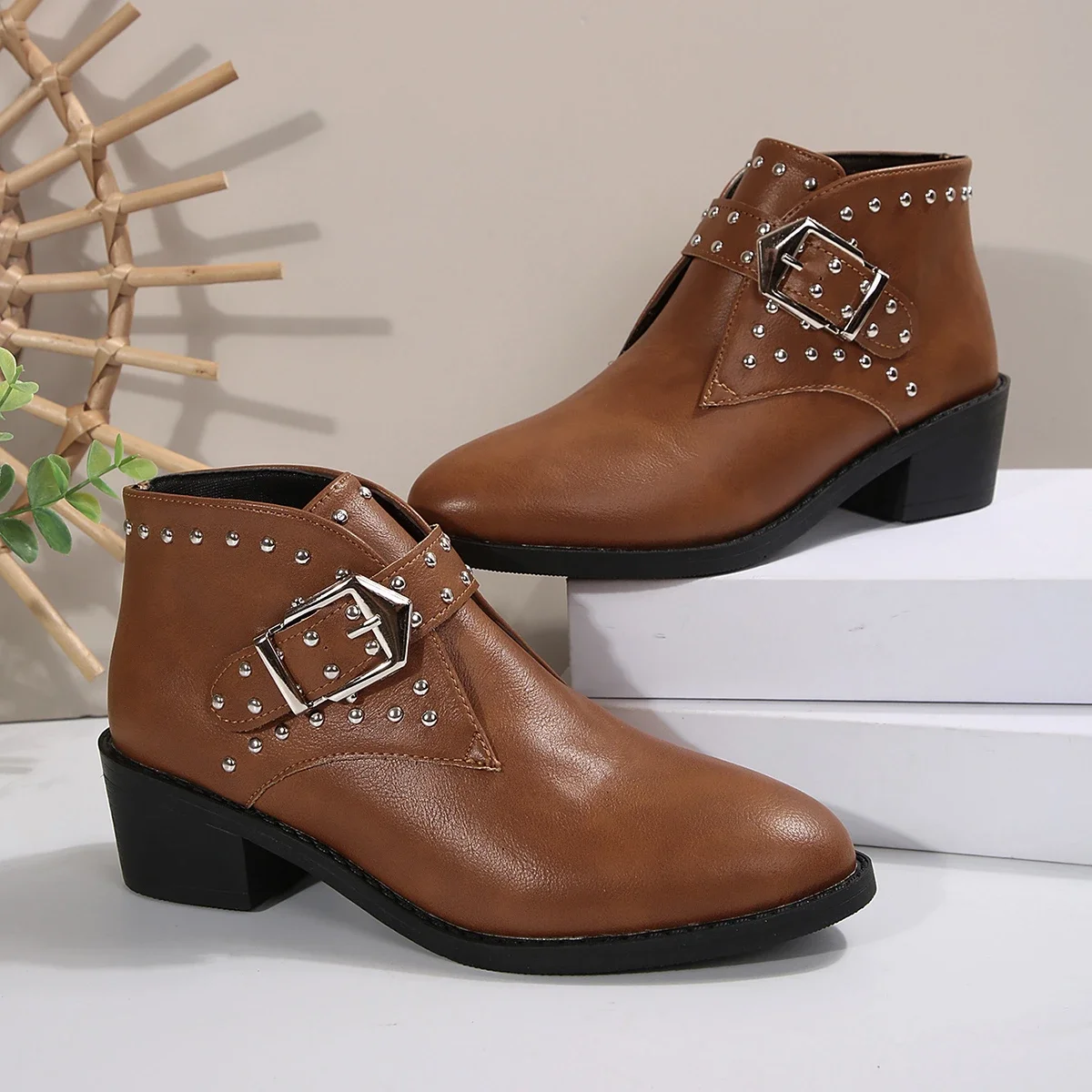 

Туфли на платформе, женские ботинки из искусственной кожи на квадратном каблуке, женские осенне-зимние мотоциклетные ботинки, ботинки в стиле вестерн, ботильоны с заклепками для