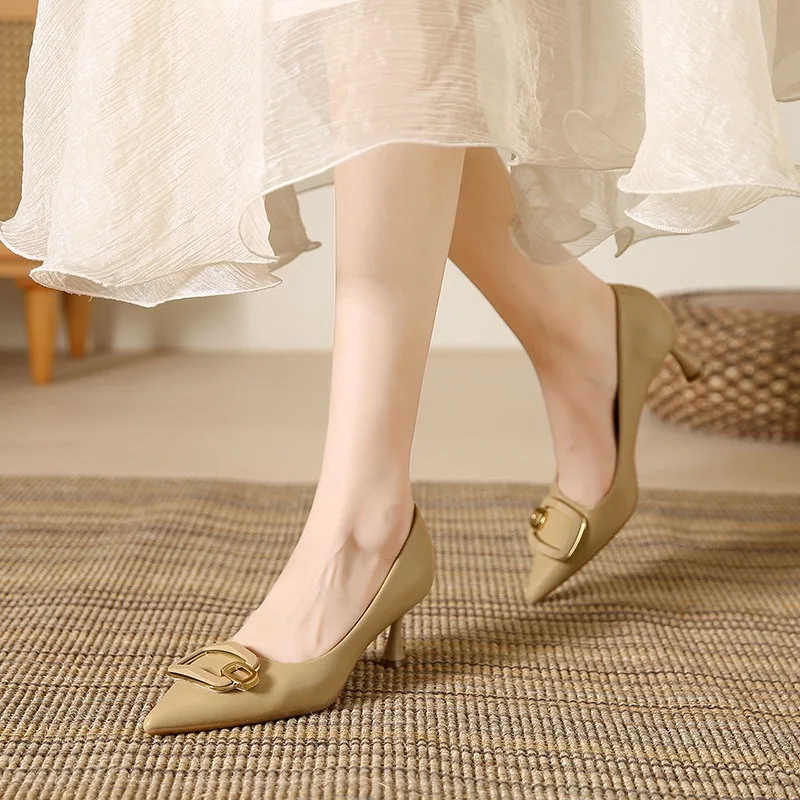 

Модные дизайнерские женские туфли с изысканным металлическим декором, на высоком каблуке, элегантные повседневные туфли во французском стиле, Zapatos De Mujer