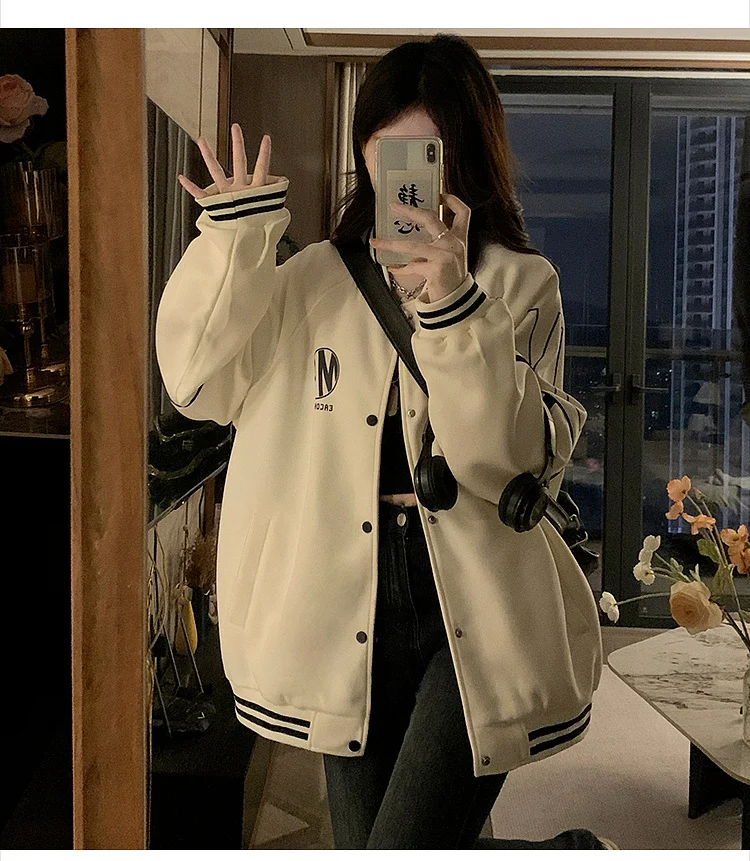 

Бейсбольные куртки женские, светло-голубые, зимние, стеганые, с пряжками, ударопрочные, удобные, для вечерних выходов, в стиле сафари, свободного кроя, утепленные, в стиле ретро