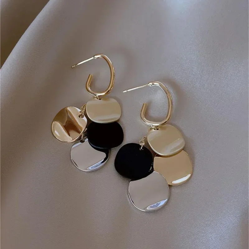 Korean Fashion Circular Metal Sheet Earrings for Women Fashionable Vintage Versatile Temperament Trend Luxury Quality Jewelry