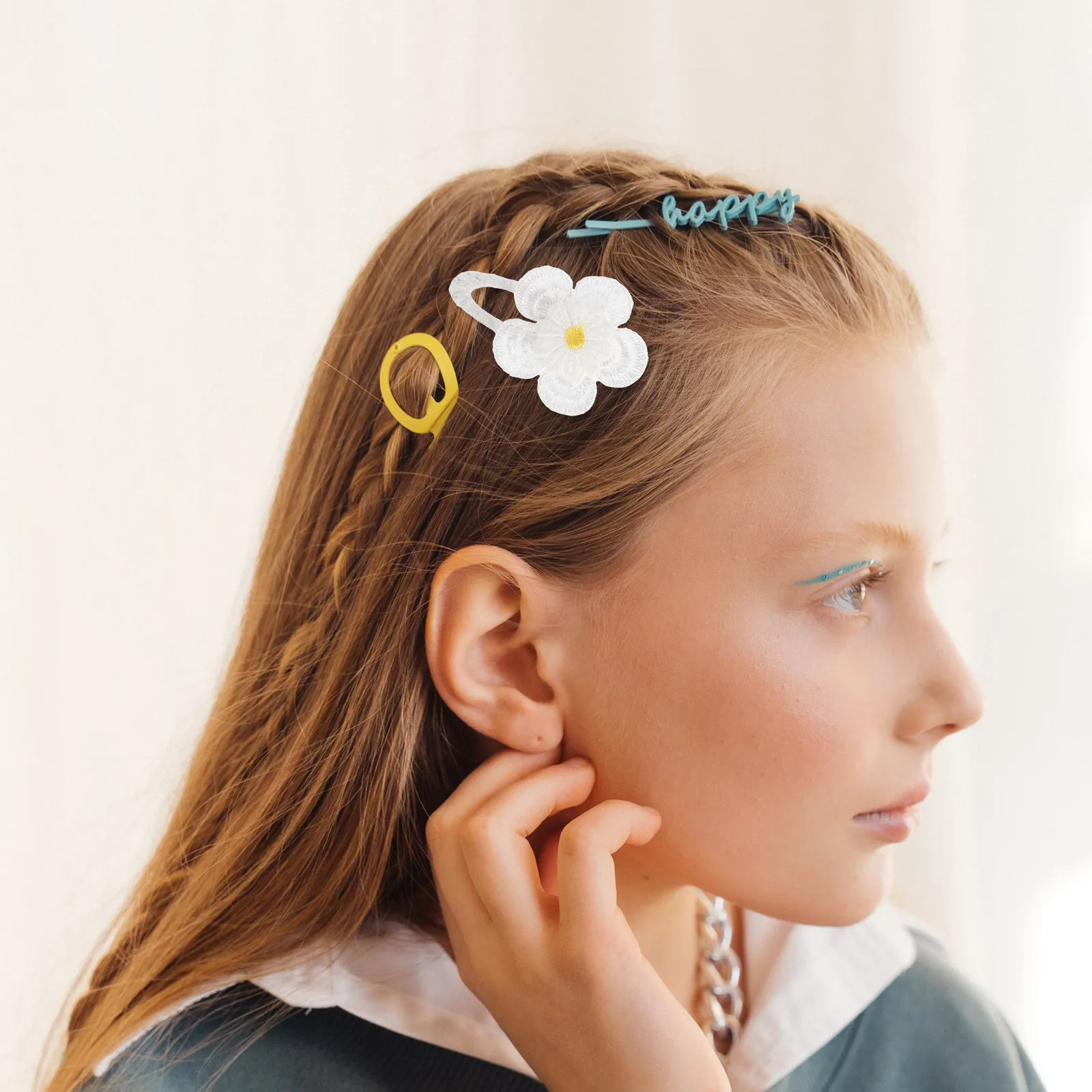 

2Pcs Daisy Flower Hair Clips Cute Small Floral Barrettes Summer Beach Photo Props Accessories for Women Girls