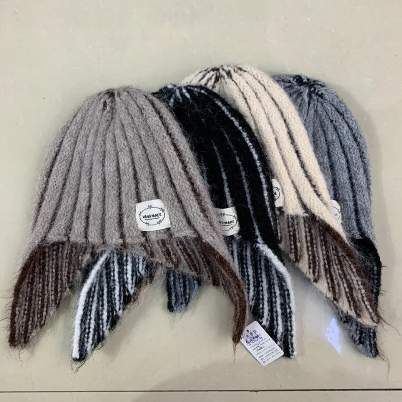 

Korean Version Ins Striped Knitted Ear Protection Beanies Female French Retro Thermal Women Hat Chic Design Decorate Cap Ladies