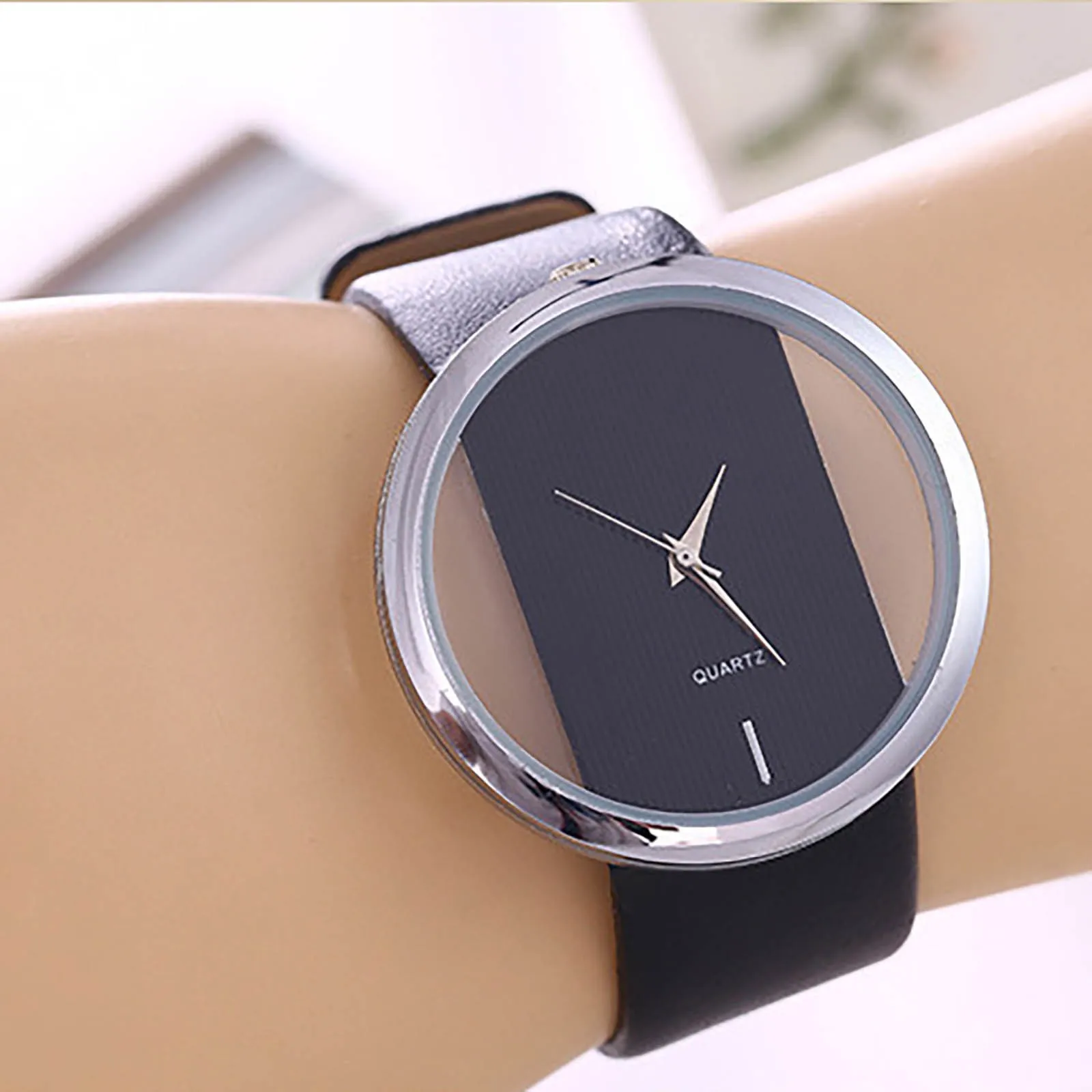 women Quartz Watch business watch For Women Simple Casual Fashion Round Hollow Out Watches Dainty leather wristband reloj mujer