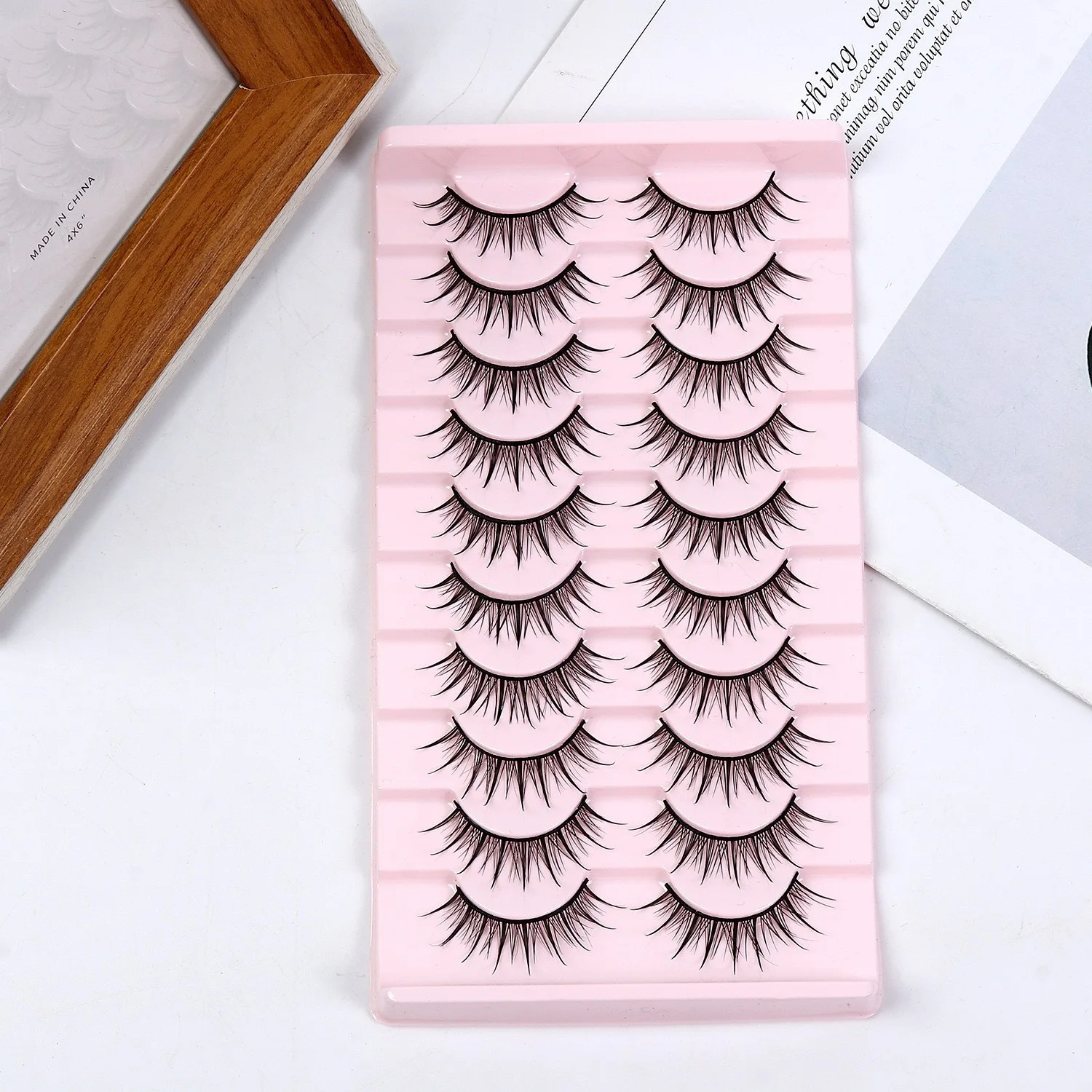 ขนตาการ์ตูน, ขนตาปลอม, คอสเพลย์แบบธรรมชาติ, ขนตาแบบชิ้นเดียวแน่นสไตล์ไทย, ขนตาแบบยุโรป-อเมริกัน