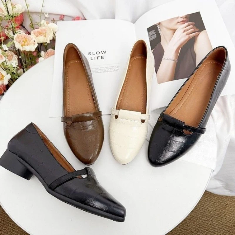 

Fashion Women Pointed Toe Slip On Loafers Shallow Mouth Design PU Upper Low Top Rubber Sole Comfort Soft Walking Flats