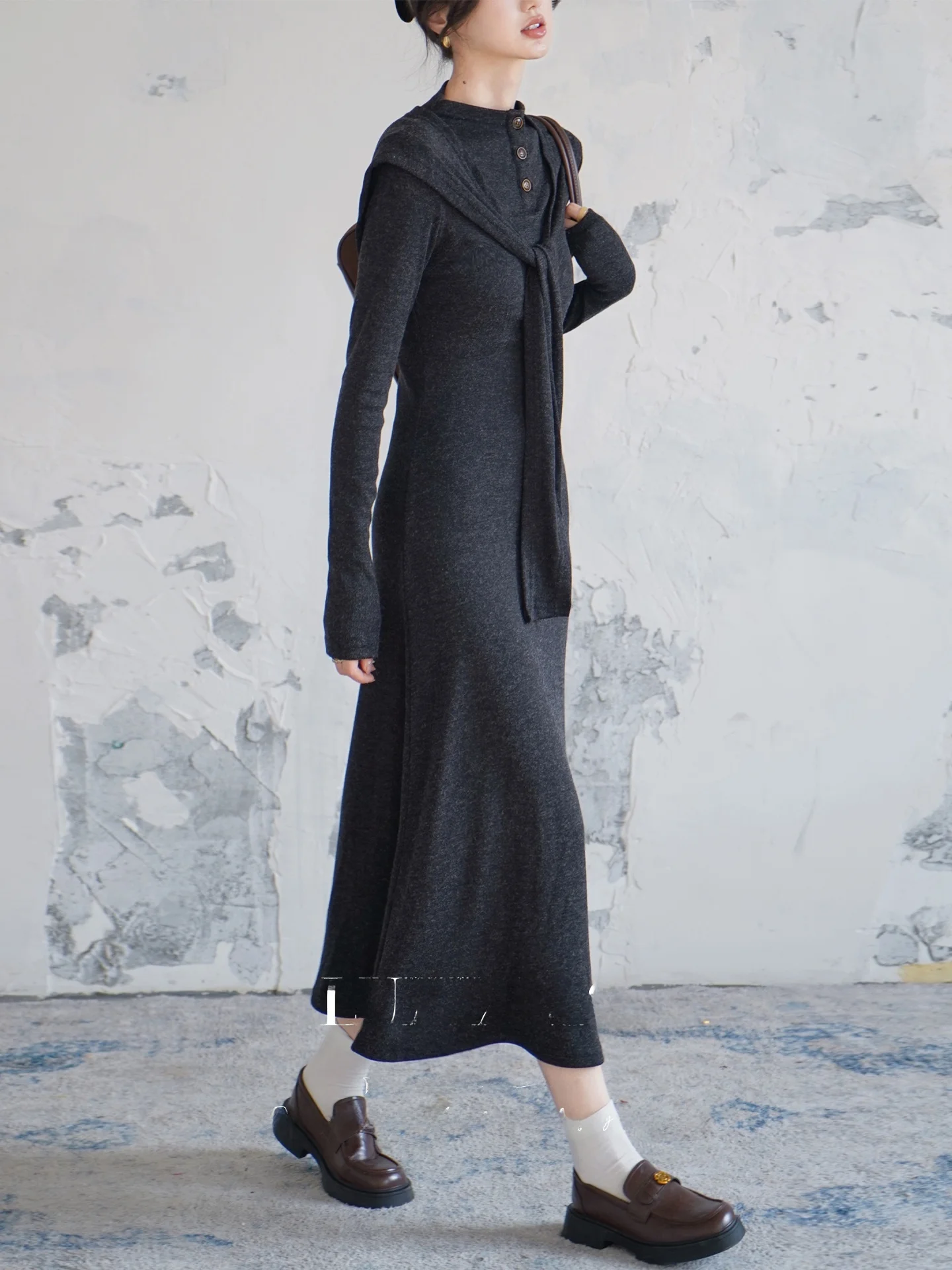 

Женское платье LUXIXIAO А-силуэта с круглым вырезом и завязками на плечах, в корейском стиле, с длинными рукавами, миди, мягкое, удобное, для повседневной носки