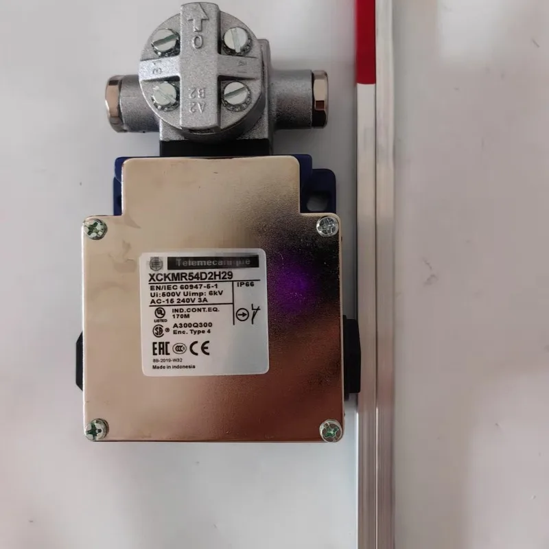 New Spot Cross Limit Switch XCK-MR/XCKMR54D1/H29/XCKVR44D1/D2H29