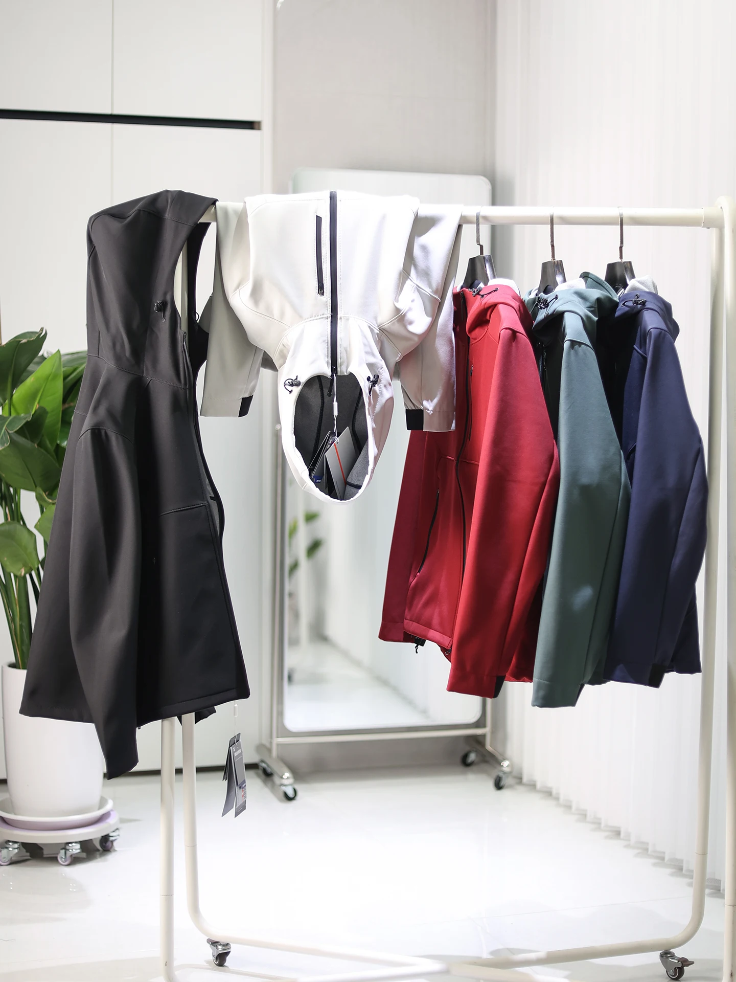 

3D Tailored Mountain Series Outdoor Casual Couples Jaet Windproof Polyester Fiber Long Sve Zipper Closure Hat Included