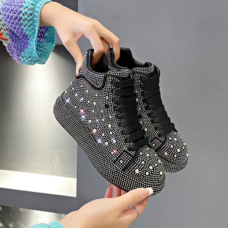 2024 New Luxury Designer Sneakers Full Diamond Shoes Versatile Thick Sole Water Diamond Casual Skateboard Shoes zapatos de mujer