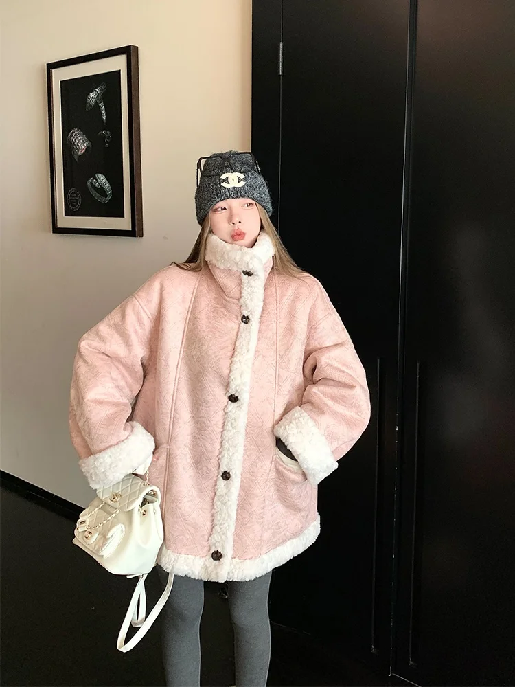 

Женская осенне-зимняя свободная куртка-пеплум из замши с отделкой из овечьего меха, создающая ощущение роскоши, верхняя одежда