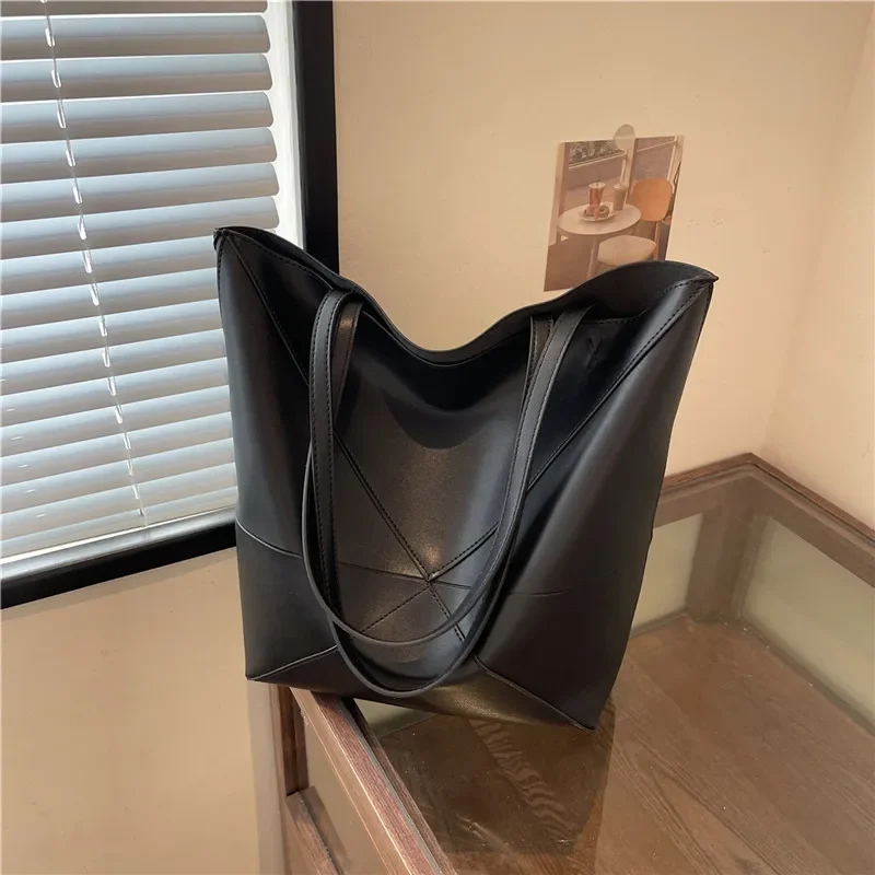 Bucket Bag Design Sense Foreign Deformation Folding Geometric Leisure Shoulder Commuter Large Capacity  Trend Tote Bag