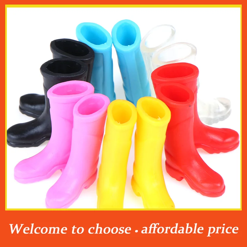 **1pair Plastic Material Dollhouse Decoration Mini Colorful Rain Boots Miniature Dolls Accessories 1/12