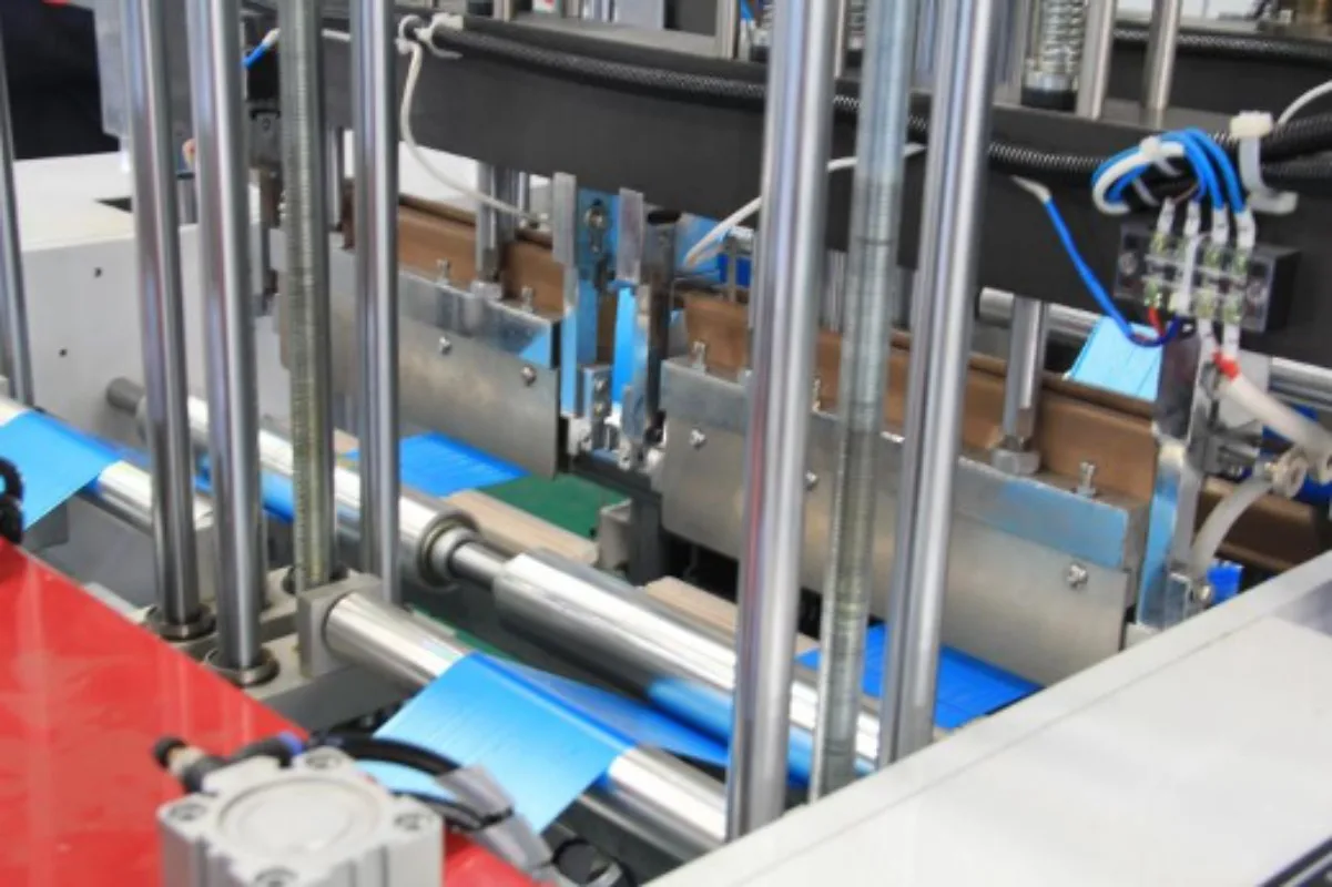 Plastic Bag Making Machine Industrial Vest T-Shirt Shopping Garbage Poly Bag Sealing Cutting Automatic High Speed Biodegradable