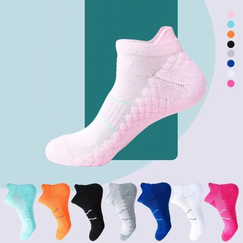 

Breathable Running Socks Cushioned Elastic Basketball Socks Seamless Stitching Sweat Absorbing Sports Accessories Universal