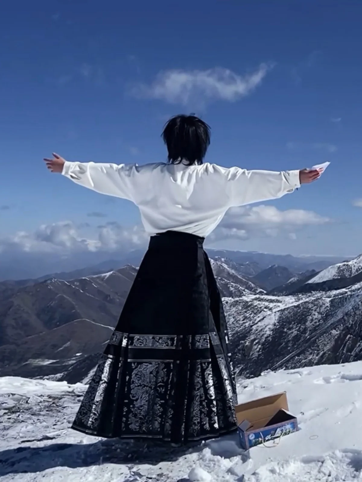 

New Chinese Sle Lightweight Samurai Men's Hanfu Revamped American Retro Tailed Skirt Suitable for Autumn Casual Wear