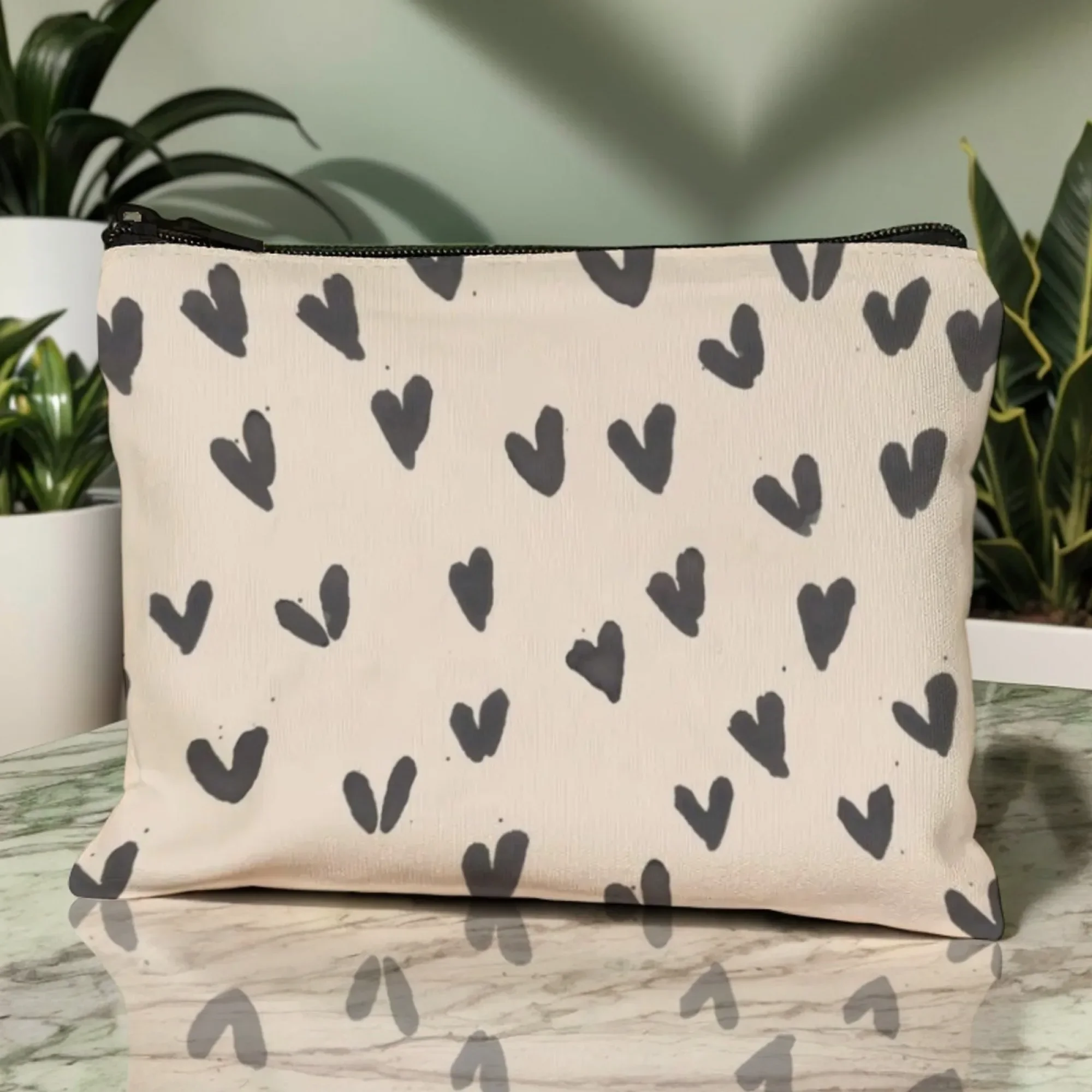 Black Heart Cosmetic Bag，Gothic Cute Embroidered Pouch，Lightweight Zipper Organizer for Unisex Travel & Dark Kawaii Style