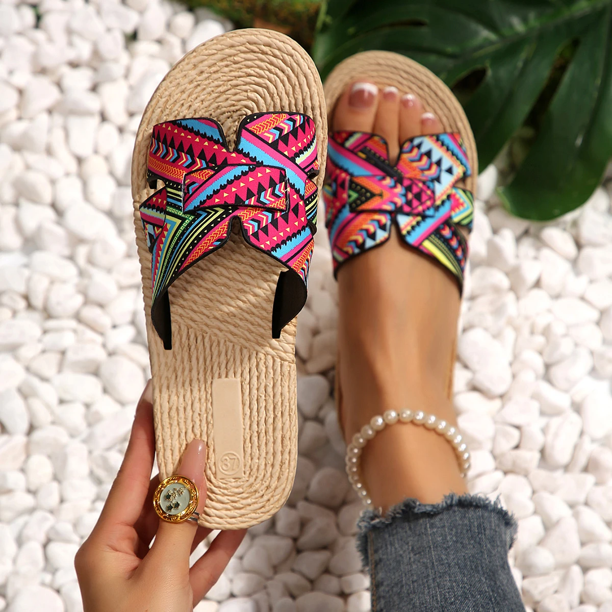 

2026 Summer Women Comfort Slippers Leopard Soft Thick-Soled Cloud Slides Vacation Beach Shoes New Women Sandals Slides Women