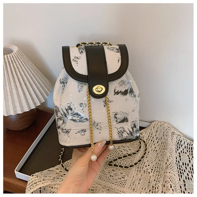 

Minimalist Elegant Leather Diaper Bag Vintage Fashionable Crossbody Bag Large Capacity For Women Trendy Commuter