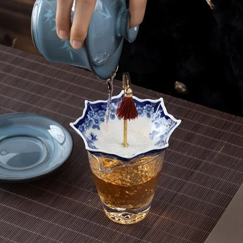 Creative Blue and White Umbrella Tea Strainer Ceramic Tea Filter Screen Tea Ceremony Accessories Table Decorations Ornaments