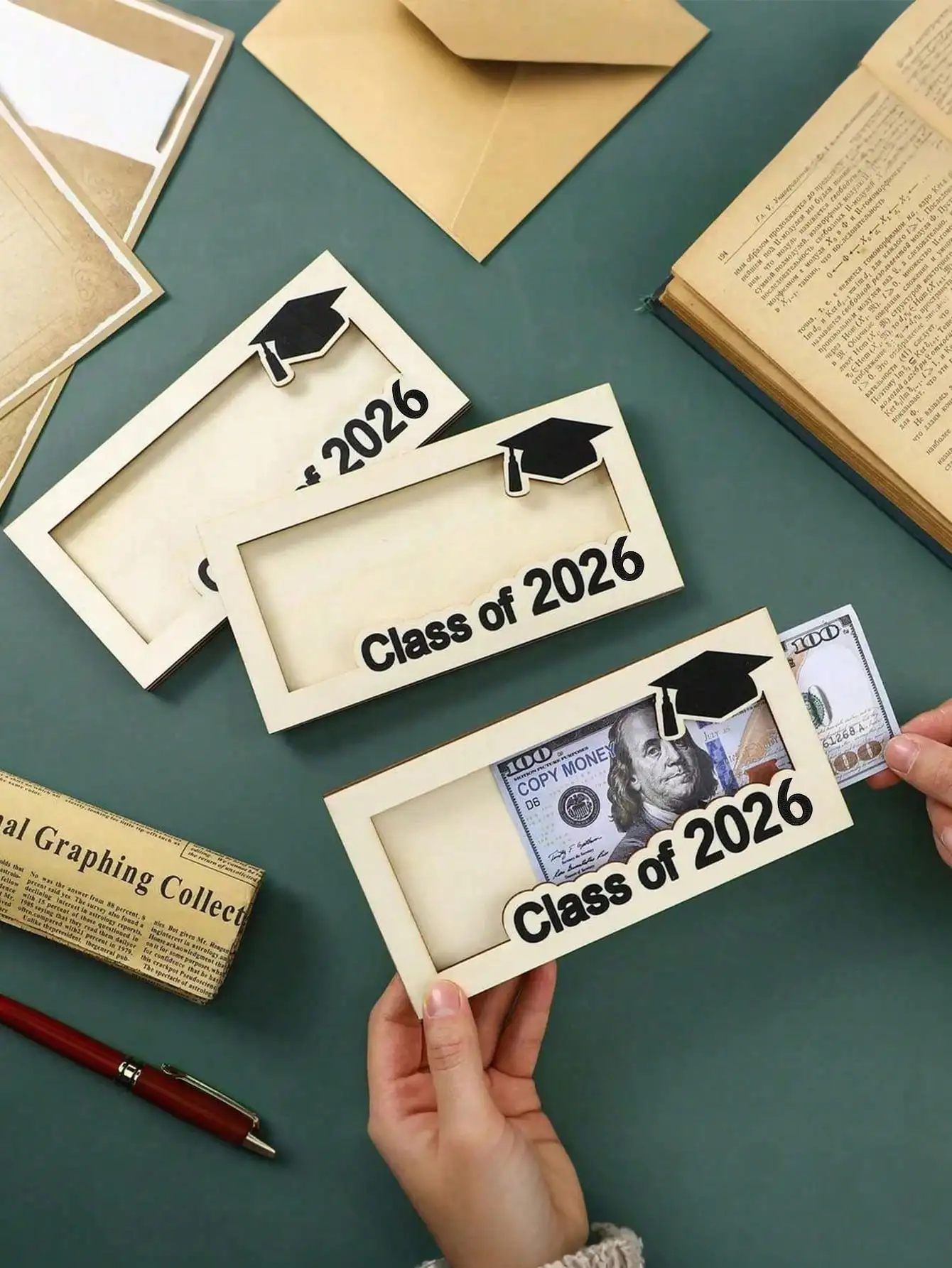 

2pcs 2026 Graduate Commemorative Coin Gift Box, Wooden Graduation Card Box, Personalized Graduation Wallet, DIY Coin Envelope Wallet, Graduation Money Gift Box, University Graduation Gift, 2026 Graduation Gift, Graduation Party And Celebration Decor