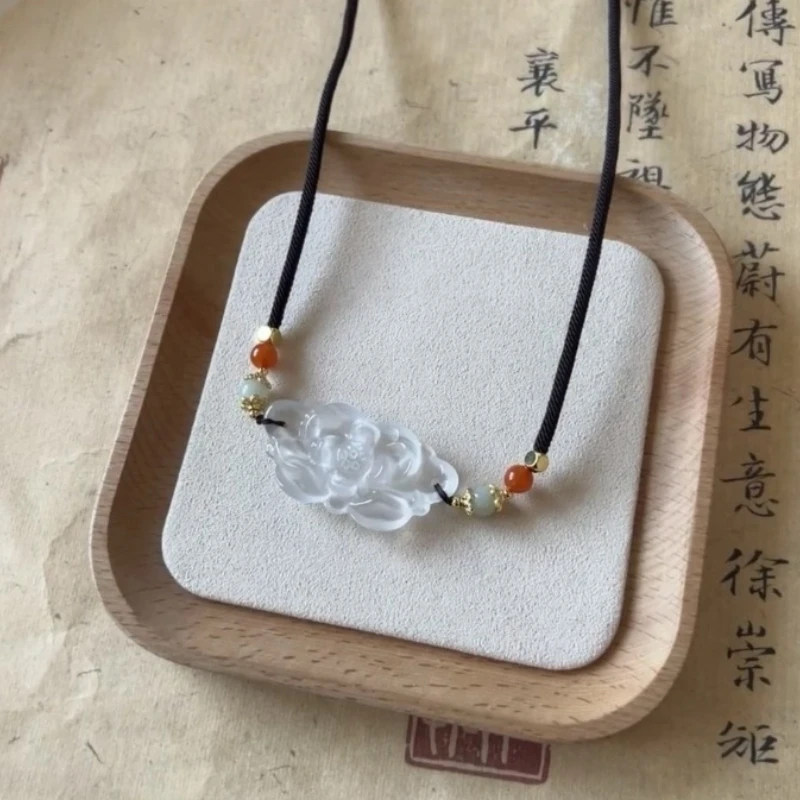 

New Natural Stone Lotus Pendant, Exquisite and Fashionable Ethnic Style Pendant.