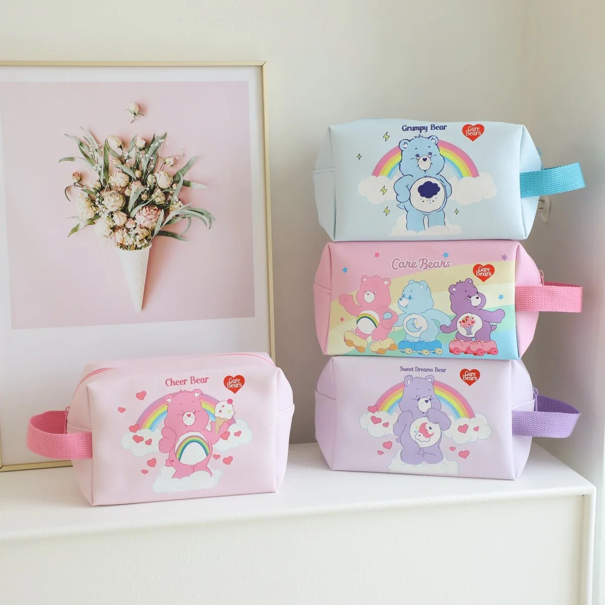 Care Bears-Bolsa de maquillaje portátil para niñas, bolsa de aseo impermeable de cuero, gran capacidad, Anime, arcoíris, oso, lindo regalo para mujeres