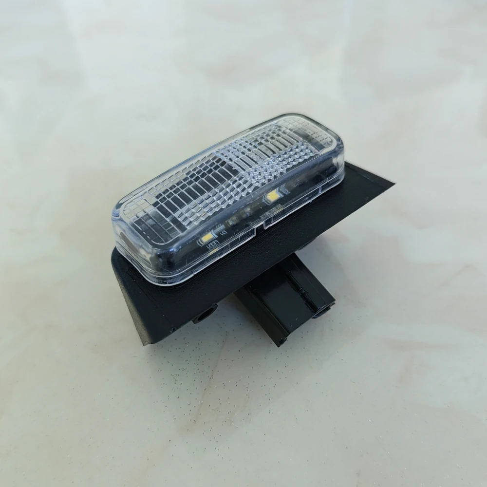 1Pc LED Lights For Volvo FM FH 460 500 540 Truck Cab Roof Marker Lights Top Signal Lamp Headlight Spare Parts view 3