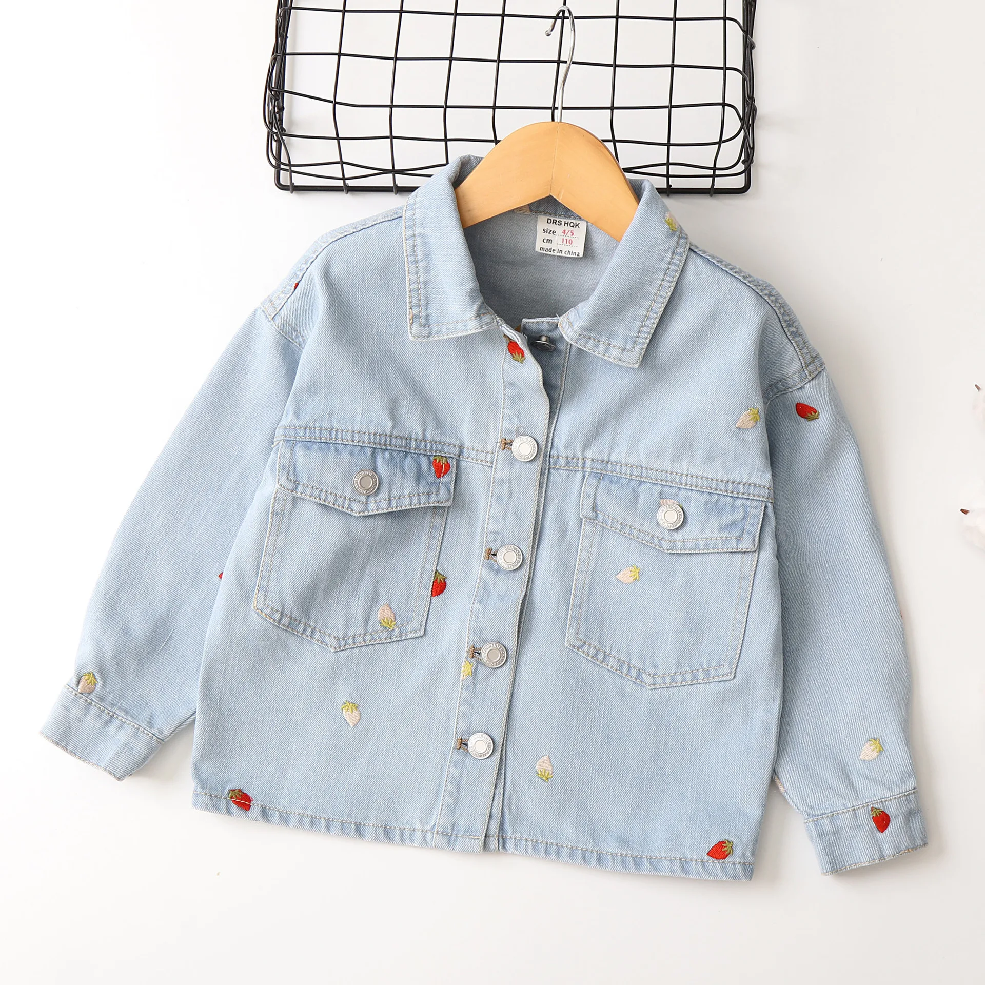 Strawberry Embroidered girls Jacket Class A Spring and Autumn Children's Denim Top