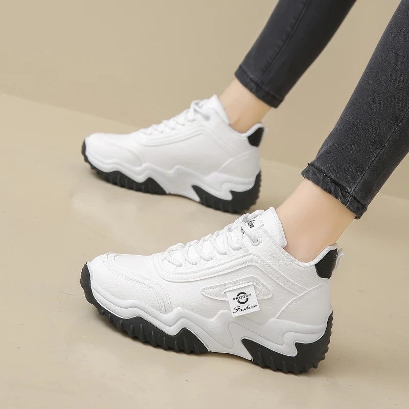 

Retro Style Unisex Breathable Mesh Shoes Traditional Weave Craft Soft Sole Leisure Daily Outdoor Running Shoes