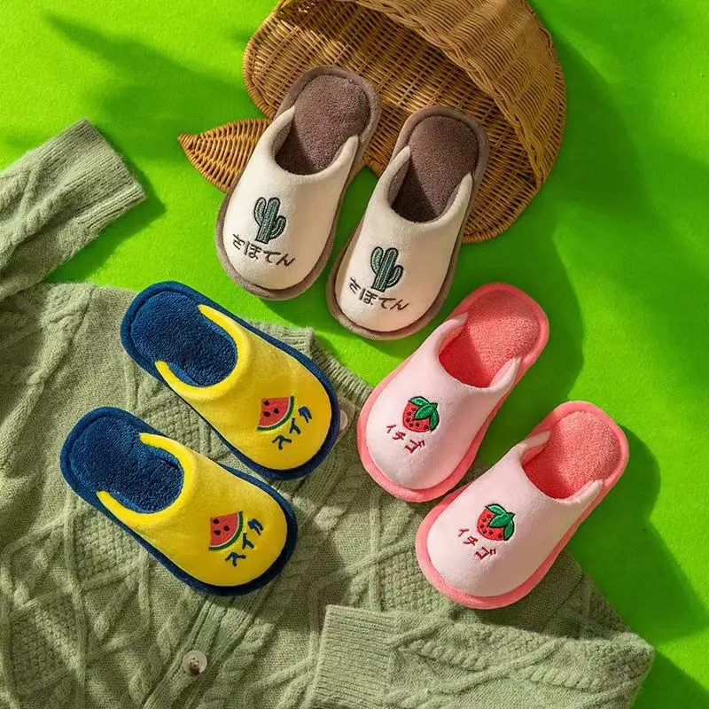 Sandal Anak-anak Bordir Lumba-lumba Sandal Berbulu Tebal Hangat Katun Musim Gugur Musim Dingin Nyaman Antiselip Sepatu Berbulu Dalam Ruangan Rumah