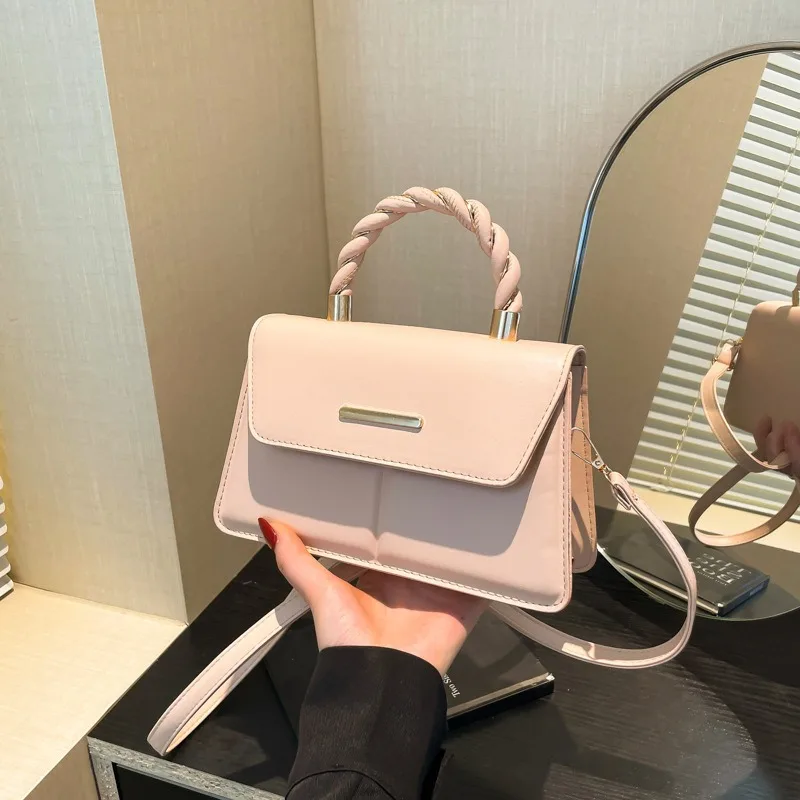 

Модная женская сумка для поездок на работу, новая простая повседневная сумка через плечо 2025 года, универсальные темпераментные маленькие квадратные сумки