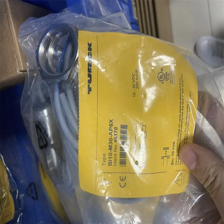 Spot Germany Balluff RFID Read/write Head And Antenna BIS VM-332-401-S4
