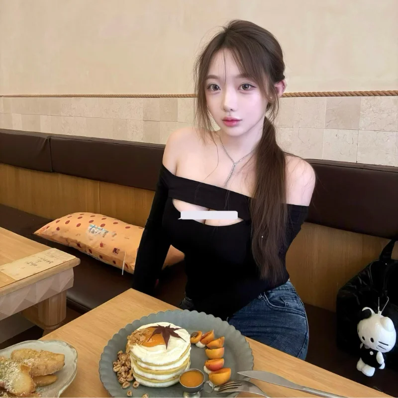 Slim Fit Base Shirt Inner Wear One Shoulder Long Sleeve T-Shirt for Women Sexy Design Hollow out High-End Feel Autumn Winter