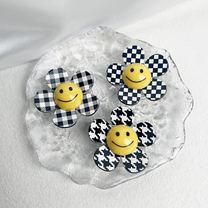 nuova griglia plover case telefoni cellulari Supporto per impugnatura stent pigri fiore sorridente impugnatura per telefoni desktop in stile bianco nero