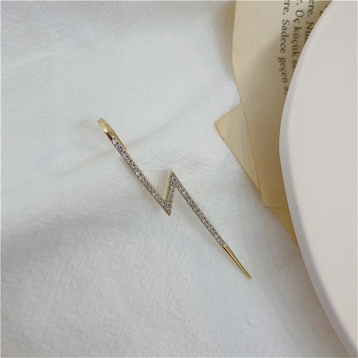 1PC Trendy Punk Shiny Rhinestone Lightning Stud Earrings For Women Ear Hooks Long Needle Piercing Climber Earrings Party Jewelry