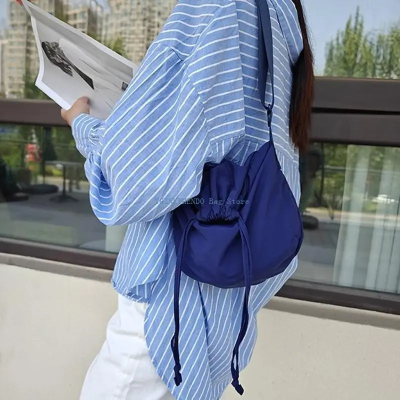 

340D Delicate Shoulder Bag Casual Satchel Drawstring Purse Fashionable Nylon Crossbody Bag for Travel and Outdoor Activity