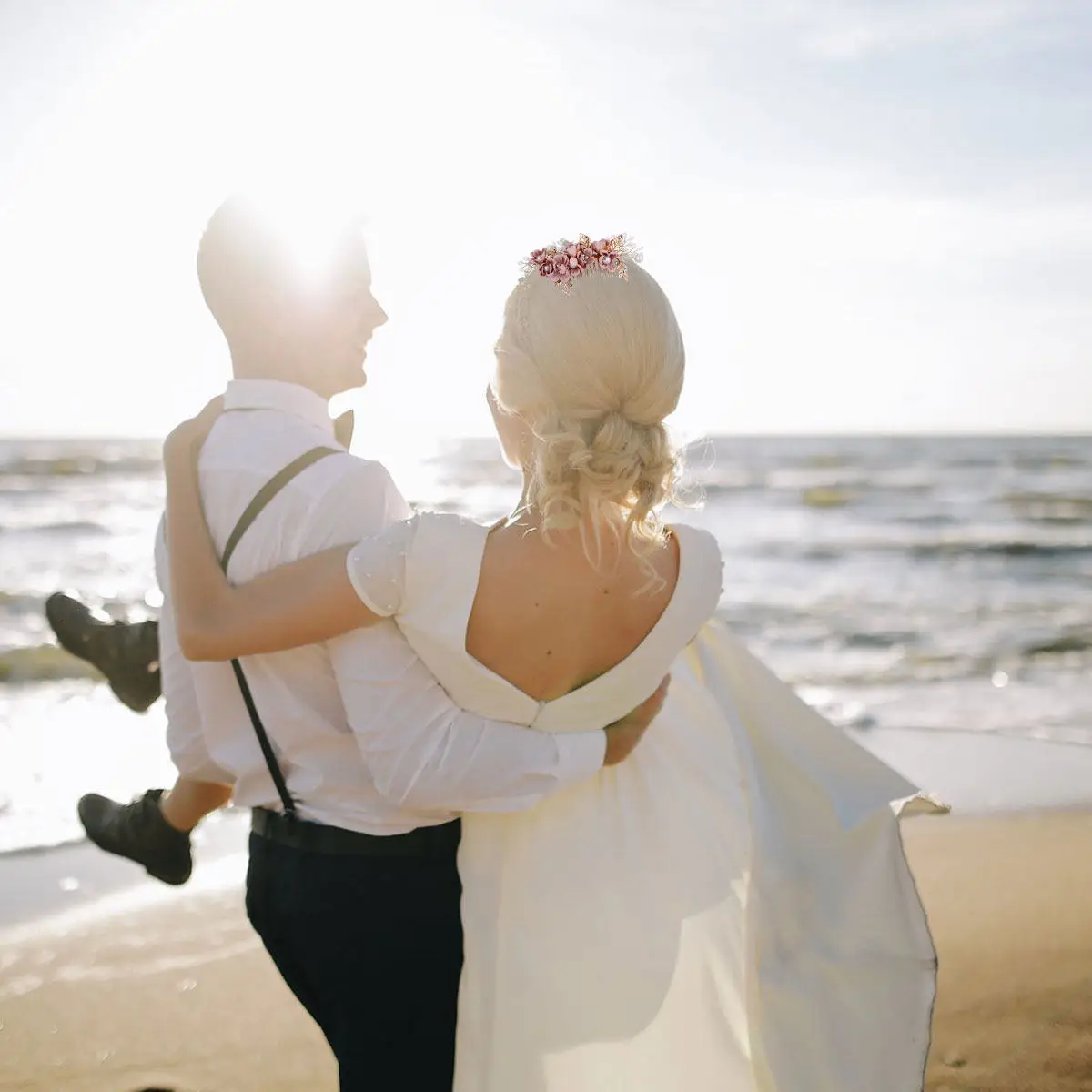 

Свадебная расческа для волос, аксессуары для невесты, жемчужный цветочный головной убор, надежно фиксируется, не повреждает волосы, для длинных, коротких, густых и тонких волос