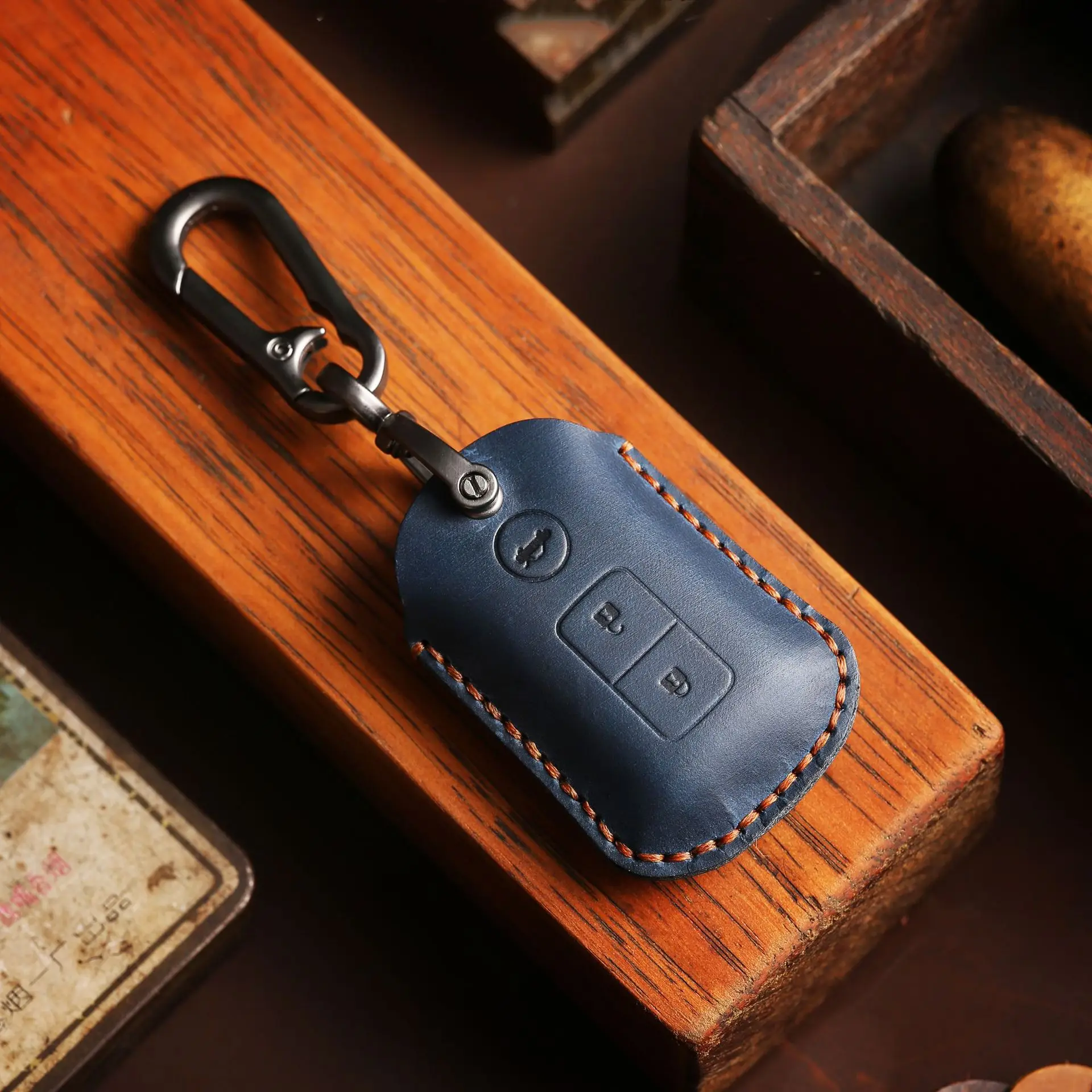 

3 Buttons Car Key Cover Holder Set for Toyota Highlander Camry Prado RAV Vios Yaris Leather Case Protector Keychain Accessories