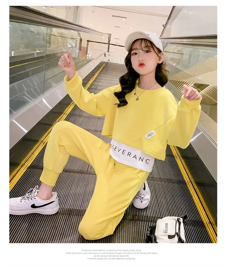 ملابس الخريف للفتيات 2025 طقم مكون من قطعتين بقلنسوة رياضية غير رسمية عصرية للأطفال لربيع وخريف