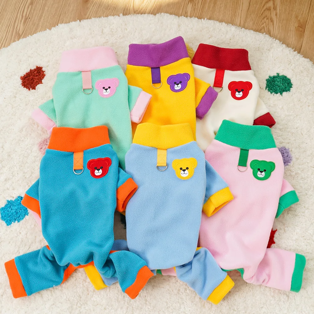 Four legged pet, small, medium, contrasting colors, worn on the outside, cat can tow Teddy