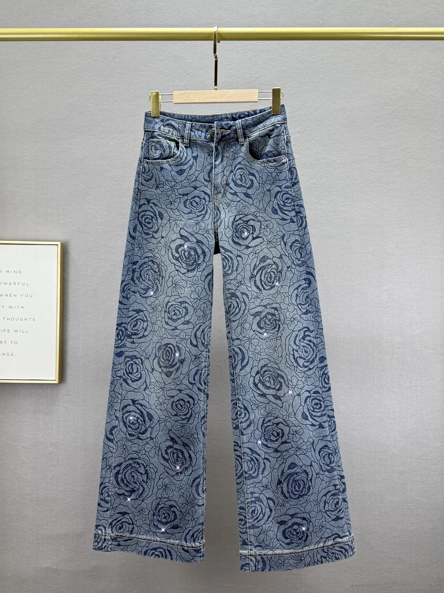 

Модные женские джинсы с высокой талией и широкими штанинами, осенняя новинка 2025 года, свободные, стройнящие, с принтом и стразами, джинсовые брюки в пол